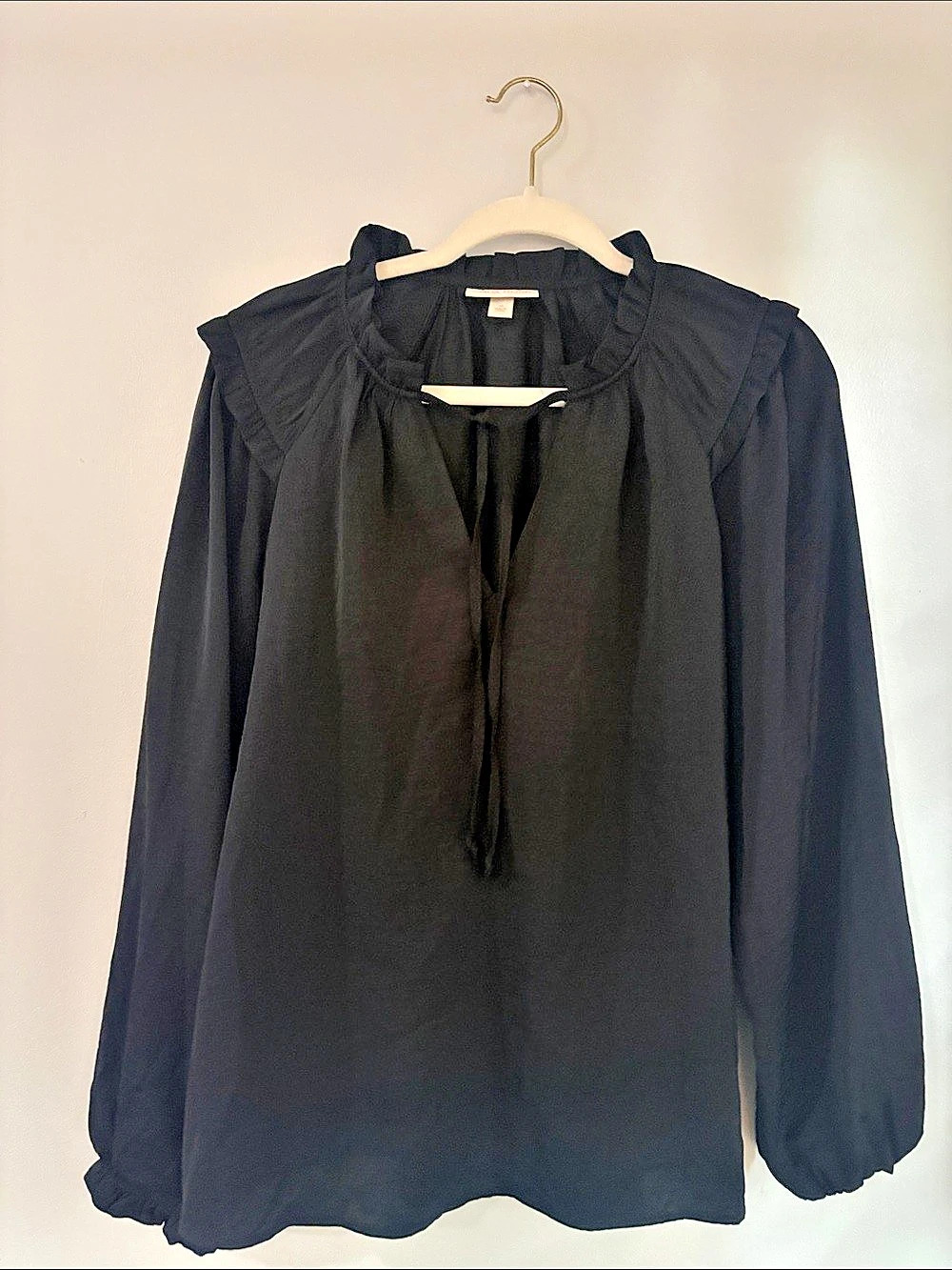 KNOX ROSE Black Ruffle Blouse Size Medium Like New
